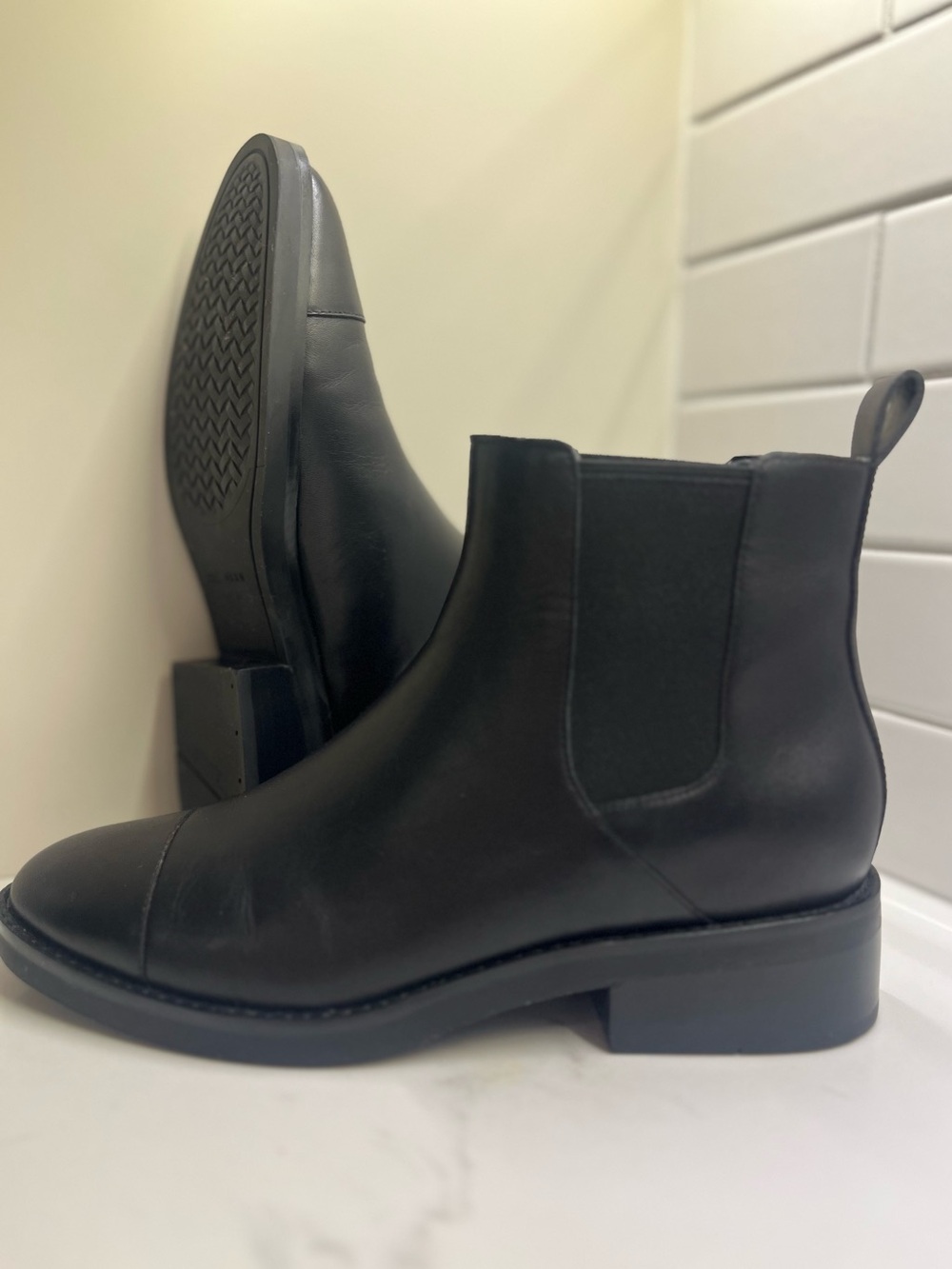 Cole Haan GrandOS Waterproof Black Leather Chelsea Boots – Women’s 8.5